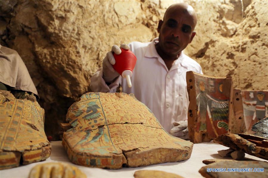 Egipto revela el contenido de dos nuevas tumbas excavadas en la necrópolis de Dra Abu al Naga